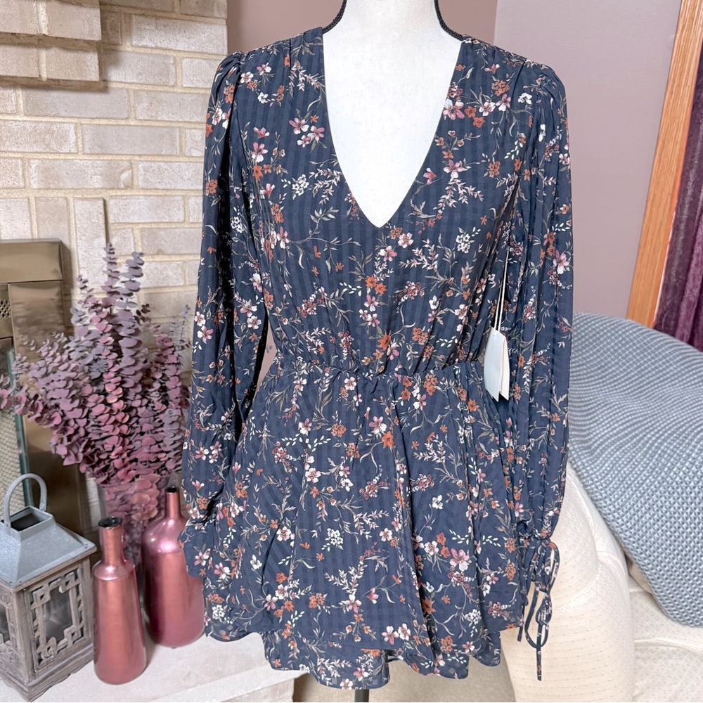 TULAROSA Dee Dee Mini Dress in Navy Blue Floral Print - Picture 9 of 9